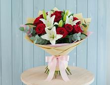 Букет цветов из:  Лилии и Розы в Галиче