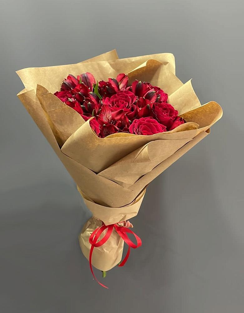 Букет цветов из: Альстромерии и Розы в Галиче