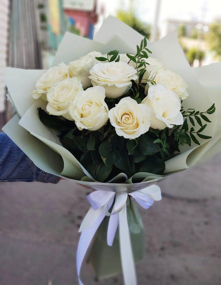 Букет Белые розы Проуд в Галиче