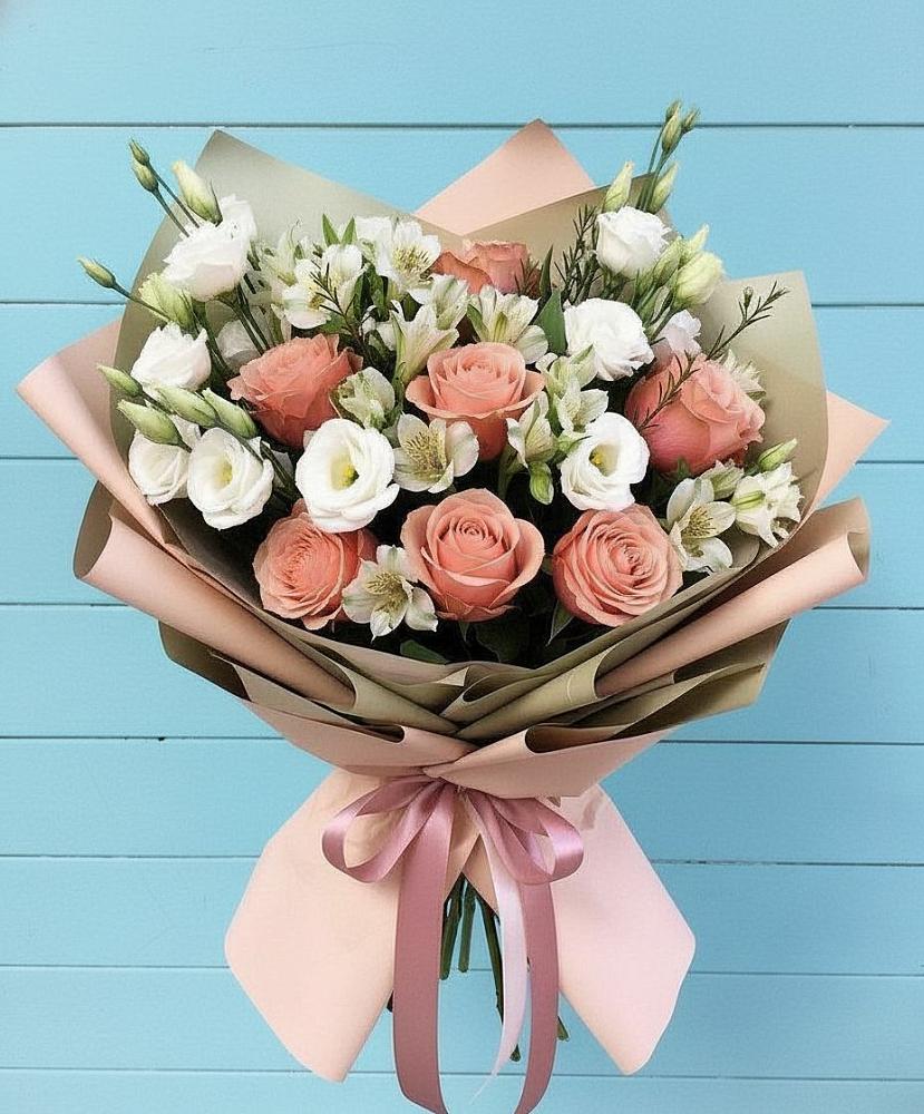 Букет цветов из: Розы, Альстромерии и Лизиантусы в Галиче