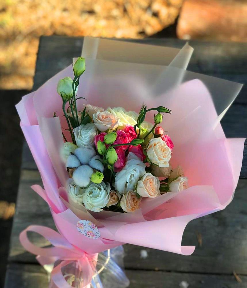 Букет цветов из: Розы и Лизиантусы в Галиче