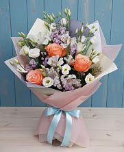 Букет цветов из:  Лизиантусы, Розы, Альстромерии и Гипсофила в Галиче