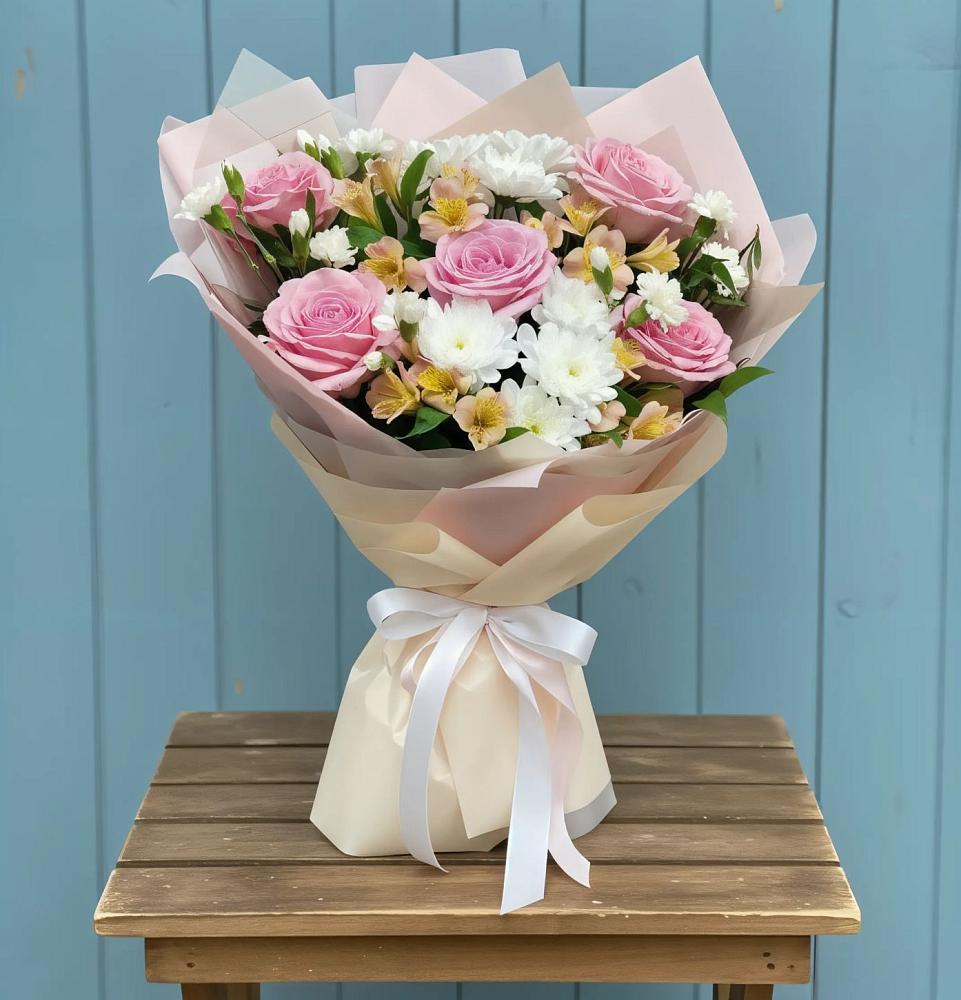 Букет цветов из: Гвоздики, Орхидеи и Розы в Галиче