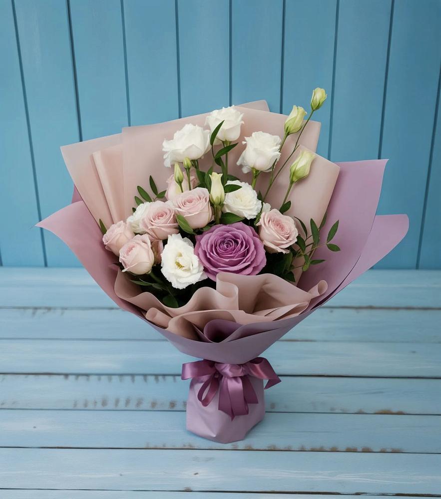 Букет цветов из: Розы и Лизиантусы в Галиче